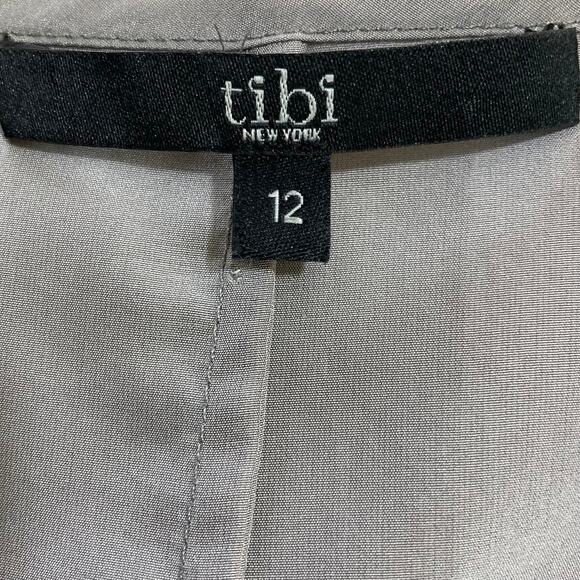 Tibi gray silk tie front top, womens 12 round neck short sleeve tie front blouse - Picture 4 of 8
